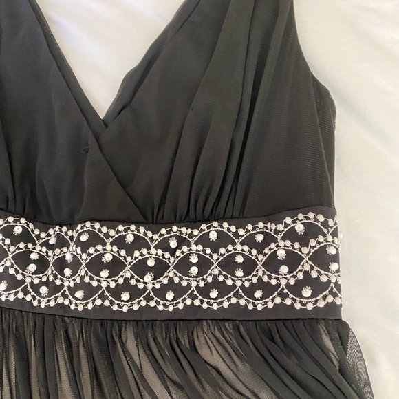 Maggy London Black Cocktail Dress with White Beading - Picture 3 of 4